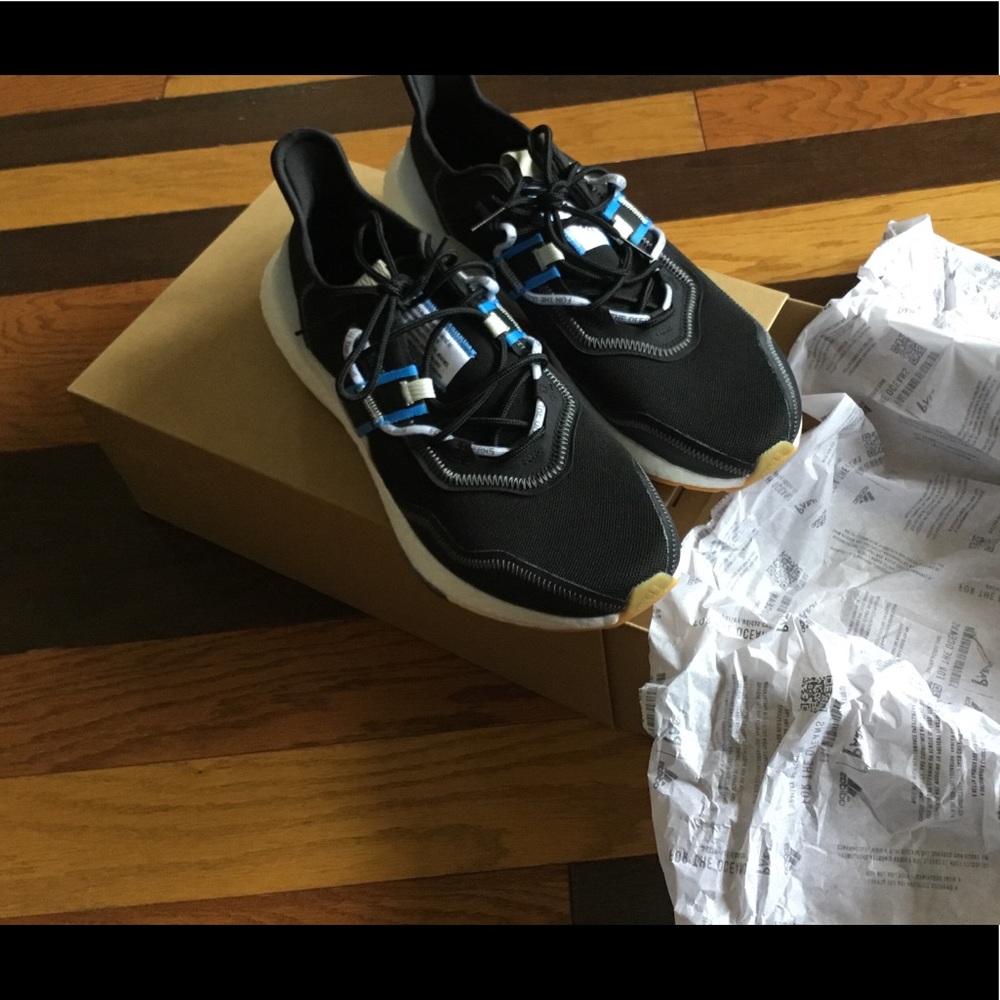 Iconic Adidas Parley X Ultraboost 22 NEW sz 12 1/2 made in part w/ocean plastic